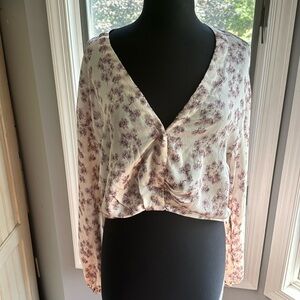 ASTR The Label Blossom Low V Neck Blouse‎